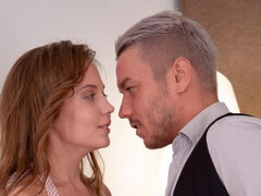 Anaal, Kont, Pijpbeurt, Bruinharig, Jurk, Kantoor, Secretaresse, Tatoeage