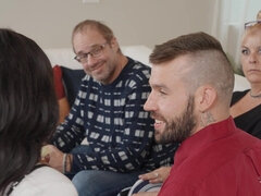 Жопа, Большой член, Бисексуалы, Секс без цензуры, Межрасовый секс, Поцелуи, Трансы, Порка