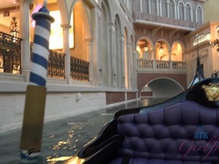 Enthousiasteling, Badkamer, Bruinharig, Vriendin, Hakken, Latijnse vrouw, Gezichtspunt, Roken