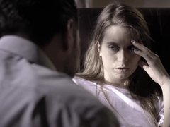 Attrapée, Domination, Pieds, Première fois, Petite femme, Séduite, Adolescente, Mouillée