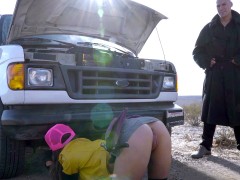 Большие сиськи, Ботинки, Грудастые, В машине, На природе, Чулки, Дразнящие, Униформа