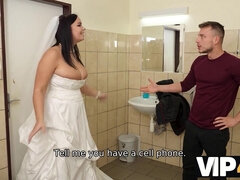 Sofia Lee, the chubby Czech bride, fucks random guy while locked in bathroom