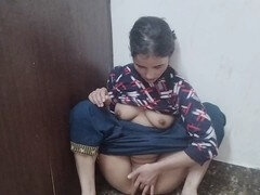 Hot desi aunty Dimpledrecoil3 with big nipples gets down and dirty