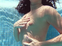 Grosser arsch, Bikini, Frau, Fetisch, Pool, Jungendliche (18+), Eng, Unter wasser