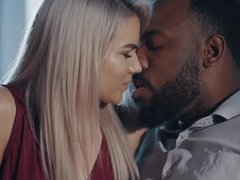 Большой член, Черные, Блондинки, Минет, Платье, В первый раз, Межрасовый секс, Чудовищные размеры