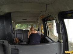 Любители, Минет, В машине, Сперма на лице, Зрелые, На природе, Реалити, Лизание жопы