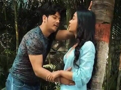 Asiatique, Gros seins, Célébrité, En levrette, Fait maison, Indienne, Seins naturels, Nénés