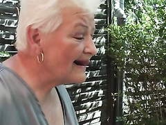 指いじり, お婆さん