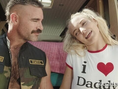 Blonde, Mignonne, Domination, Doigter, Hard, Pigtail, Maigrichonne, Adolescente