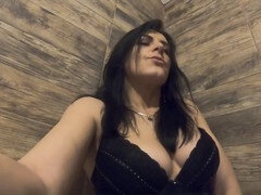 Mature babe, pee, hairiest