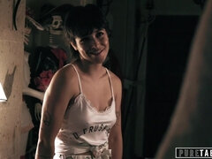 Gros cul, Sucer une bite, Éjaculation interne, En levrette, Fétiche, Branlette thaïlandaise, Seins naturels, Réalité