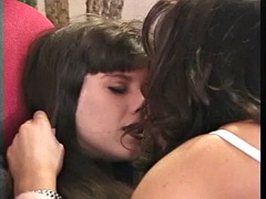 Embrassement, Lesbienne