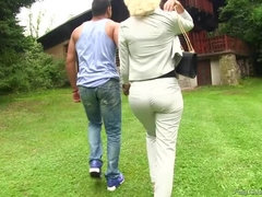 Blondine, Natürlich, Nackt, Im freien, Pissen, Dusche, Titten, Nass