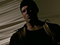 Lieveling, Blond, Pijpbeurt, Man die toekijkt, Fetisj, Flashing, Hardcore, Trio