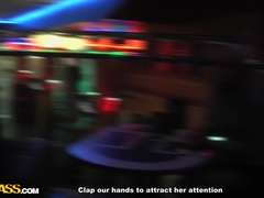 ブロンド, 気狂い, 顔射, 眼鏡, ヒール, ピアス, 公共, 三人