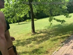 Arsch, Grosser arsch, Grosse titten, Bikini, Fingern, Lesbisch, Orgasmus, Toilette