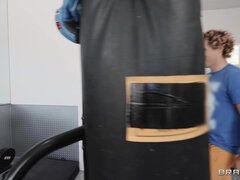 Gros seins, Plantureuse, Gym, Hard, Hd, Actrice du porno, Plan cul à trois, Nénés
