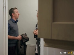 Teenage thot Lana Harding has no shame when it comes to fucking.