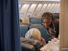 Grosse titten, Blasen, Vollbusig, Hd, Latina, Realität, Flotter dreier, Titten