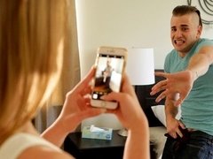 Cul, Blonde, Attrapée, Branlette thaïlandaise, Masturbation, Seins naturels, Rasée, Adolescente