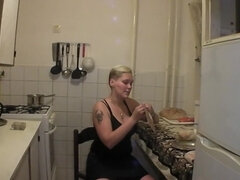 Blondie showing her insane body prior to fingering orgasm