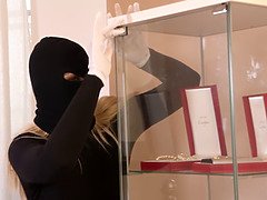 Aus dem arsch in den mund, Sperma im mund, Hardcore, Mann mann frau, Natürlichen titten, Büro, Orgasmus, Flotter dreier