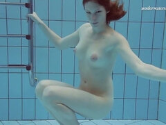 Grosse titten, Frau, Natürlichen titten, Pool, Russisch, Solo, Jungendliche (18+), Eng