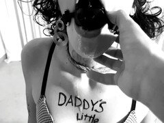 Anal, Sucer une bite, Bondage, Éjaculer dans la bouche, Gorge profonde, Bâillonner, Humiliation, Attachée