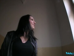 Leie, Schwanz, Aufs gesicht abspritzen, Handjob, Milf, Im freien, Pov, Öffentlich