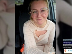 Enthousiasteling, Anaal, Biseksueel, Voeten, Alleen, Voorbinddildo, Tieten likken, Vibrator