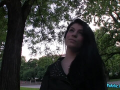 Nana, Sucer une bite, Britannique, Brunette brune, Faciale, De plein air, Pov, Public