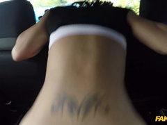 Amateur, Gros seins, Sucer une bite, Voiture, En levrette, Doigter, De plein air, Pov