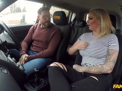 Gros seins, Blonde, Sucer une bite, Voiture, Européenne, Branlette thaïlandaise, Mère que j'aimerais baiser, De plein air