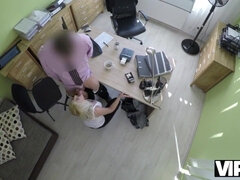 18, ブロンド, フェラチオ, カップル, チェコ, Hd, お金, ティーン