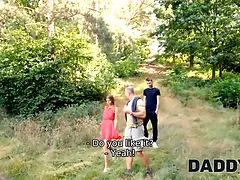 Schönheit, Betrug, Gehörnter ehemann, Papi, Hd, Im freien, Rasiert, Titten
