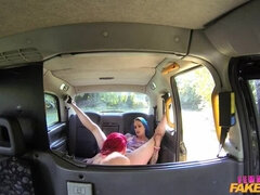 Gros seins, Voiture, Femelle, Doigter, Lesbienne, Masturbation, De plein air, Chatte