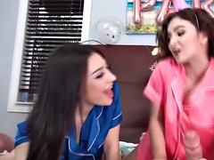 Grosser schwanz, Blasen, Vollbusig, Gruppe, Party, Pov, Überraschung, Jungendliche (18+)