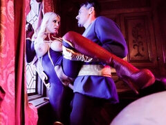 Grosser arsch, Grosser schwanz, Grosse titten, Blondine, Blasen, Hundestellung