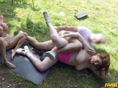 Lieveling, 1 man 2 vrouwen, Geld, Buiten, Kut duiken, Realiteit, Roodharige vrouw, Trio