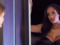 Culo grande, Verga grande, Tetas grandes, Mamada, Morena, Estilo perrito, Sexo duro, Interracial