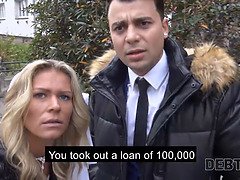 Debt4k. joder es un polvo que espera a la camarera rusa rizada