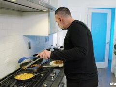 Большие сиськи, Европейки, Сперма на лице, Очки, Каблуки, Милф, Киски, Короткая стрижка