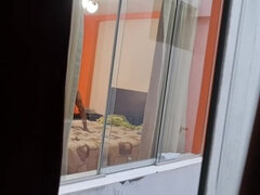 Gros cul, Brunette brune, Époux mari, Fille latino, Orgasme, Petite femme, Nénés, Voyeur