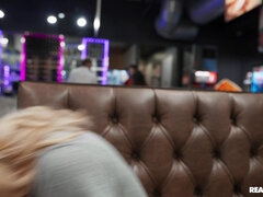 素人, 浴室, ブロンド, 浮気者, 開帳, ジーンズ, ピアス, ガリガリ