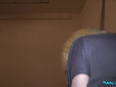 Amateur, Blonde, Voiture, Faciale, Branlette thaïlandaise, De plein air, Pov, Public