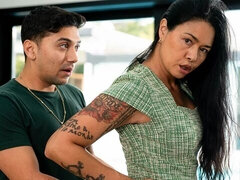 Asiatisch, Grosser arsch, Grosse titten, Blasen, Braunhaarige, Hundestellung, Spassig, Milf