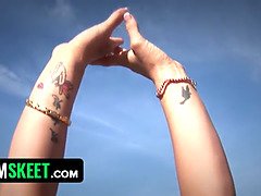 Blond, Rondborstig, Hardcore, Moeder die ik wil neuken, Kut duiken, Geschoren, Tatoeage