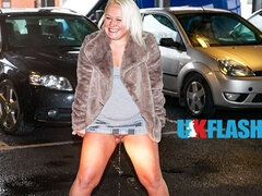 ぽっちゃり, ぽちゃ, 女, オナニー, アウトドア, 小柄, 放尿, 一人