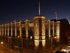 Anal, Brunette brune, Pénétrer avec le poing, Hard, Seins naturels, Public, Nénés, Pute