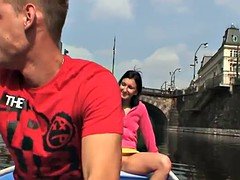 Braunhaarige, Paar, Im freien, Piercing, Öffentlich, Ablutschen, Lehrer, Flotter dreier